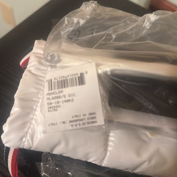 Moncler Audree 50mm Square Sunglasses White - Picture 6 of 10